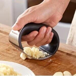 🔥Zero Hand Strain🔥430 Stainless Steel Ring Garlic Press